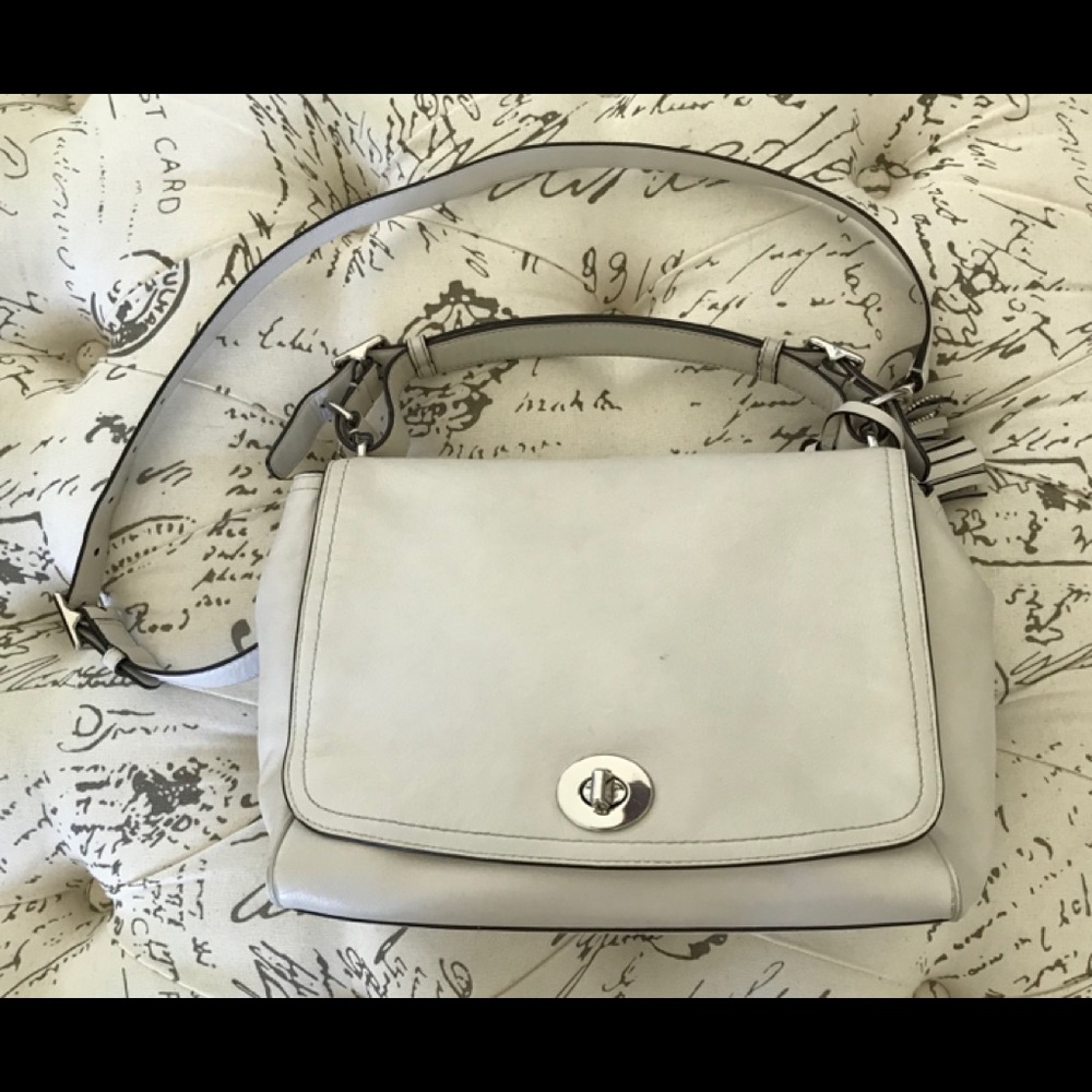 Light Beige Coach Leather Purse Bag